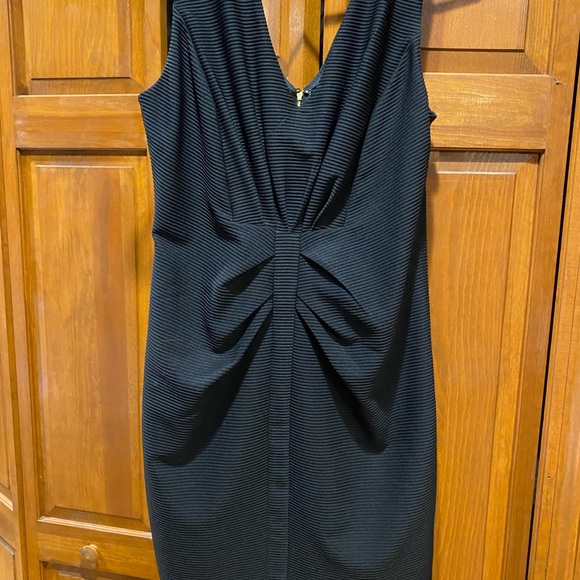 Little black dress perfect for NYE, weddings or any formal event! - Picture 1 of 4